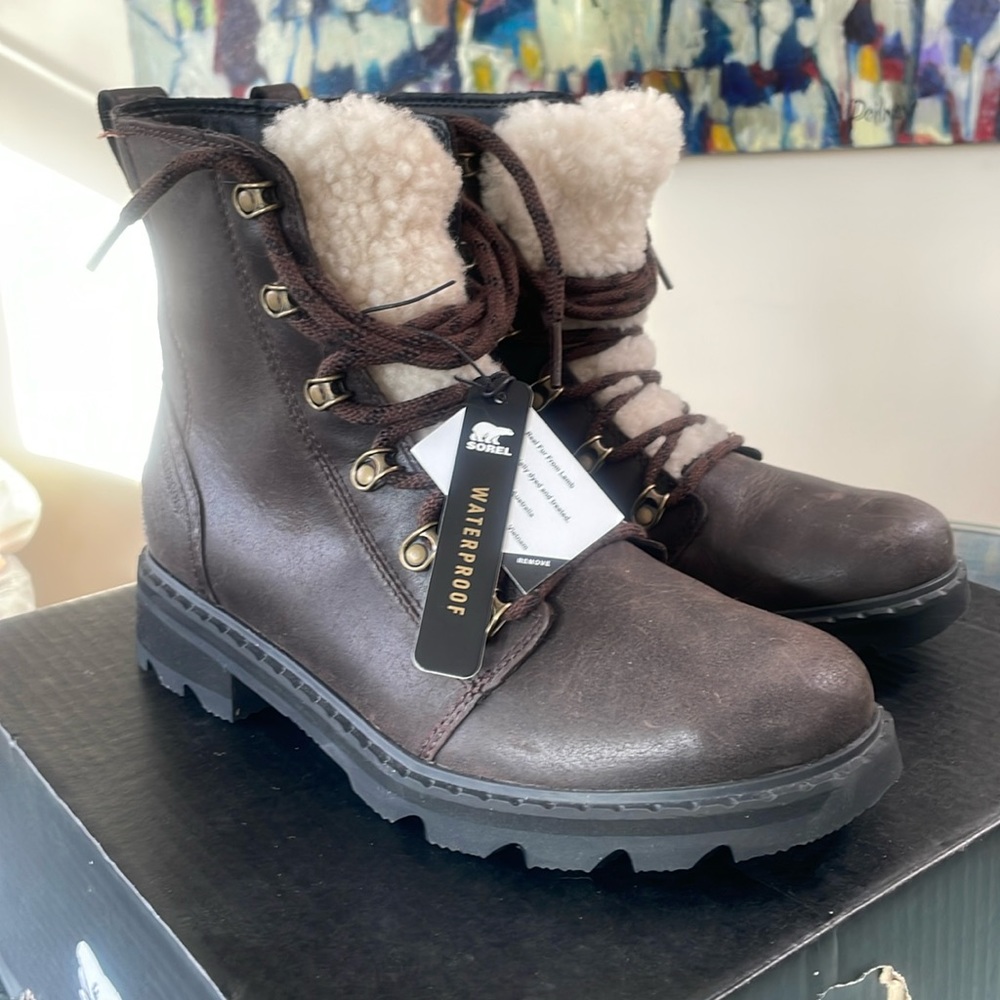Sorel Lennox Lace Cozy boots
